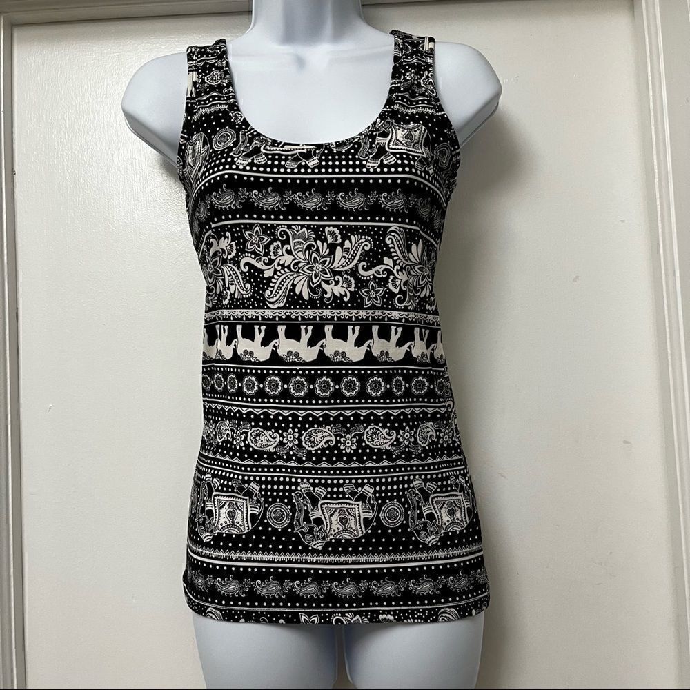 TANK TOP! Rue 21 Elephant Tank Top Size M Never Worn